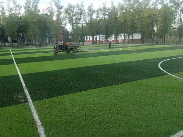 北京建设人造草足球场好吗？
